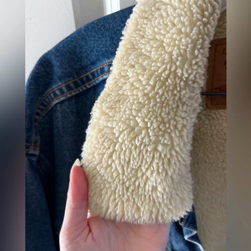 Levi’s Men’s Large Denim Jacket With Sherpa Interior - Picture 8 of 16